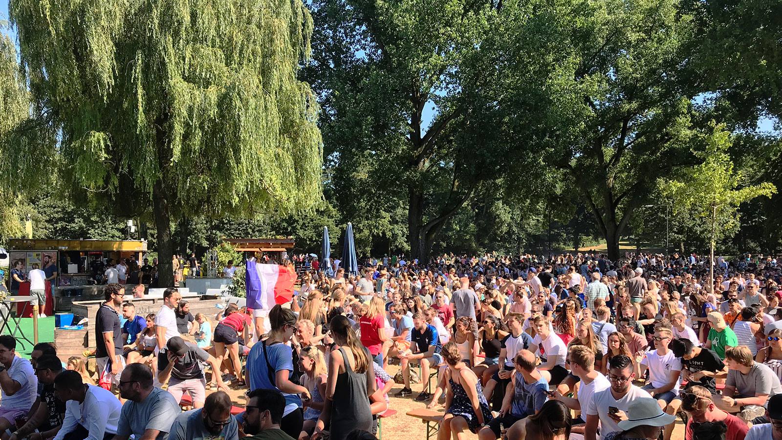 Top Spots für Public Viewing in Köln | Mr. Köln | Foto: Biergarten am Aachener Weiher